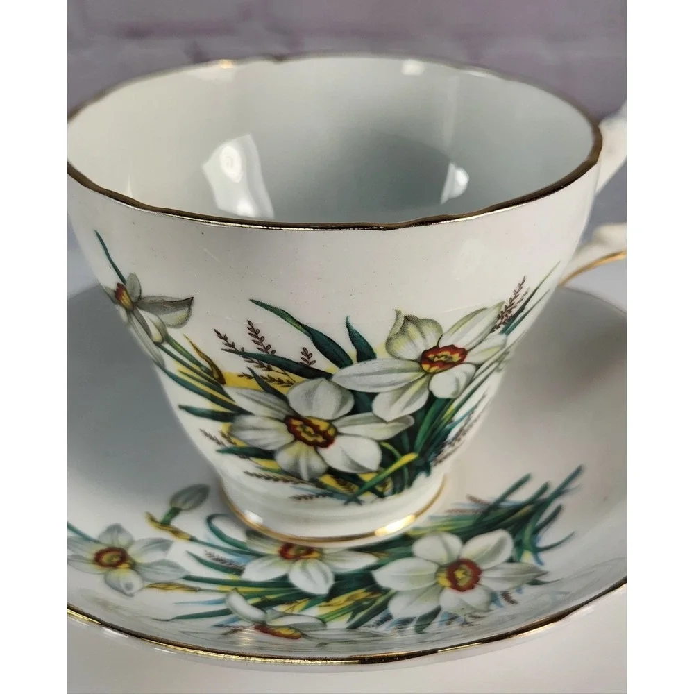 Vintage Regency Bone China Floral Tea Cup & Saucer English England Daffodil